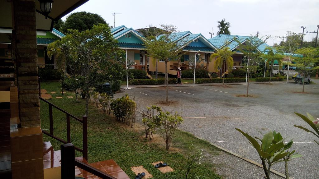 Sangtong Beach Resort Laem Sing Luaran gambar
