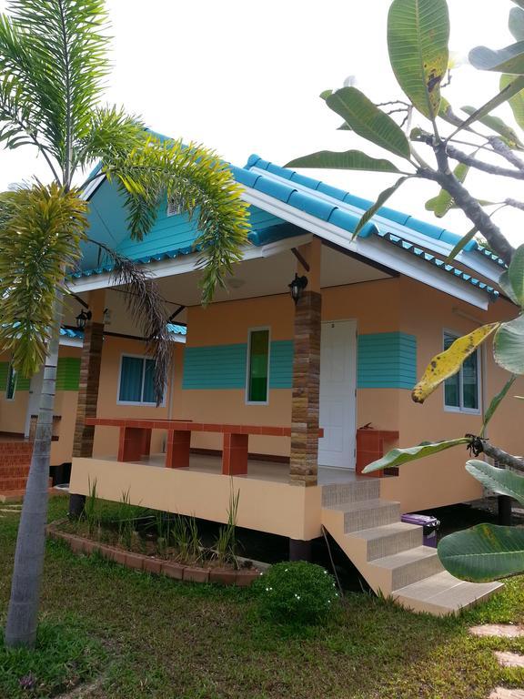 Sangtong Beach Resort Laem Sing Luaran gambar