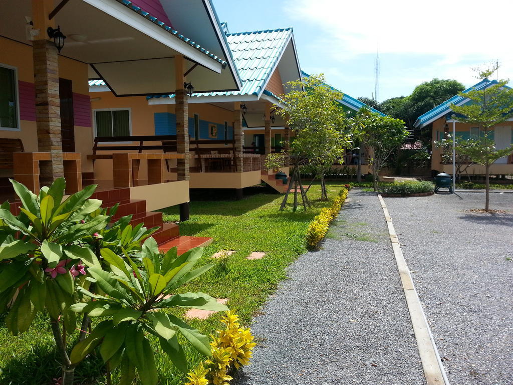 Sangtong Beach Resort Laem Sing Luaran gambar