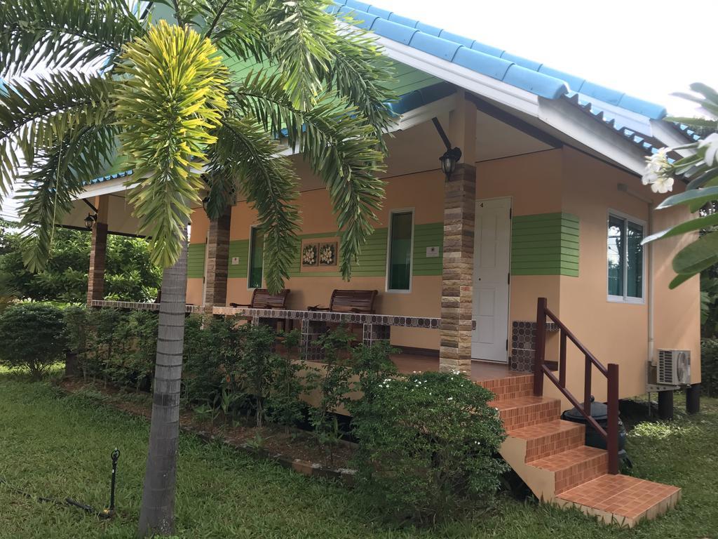 Sangtong Beach Resort Laem Sing Luaran gambar