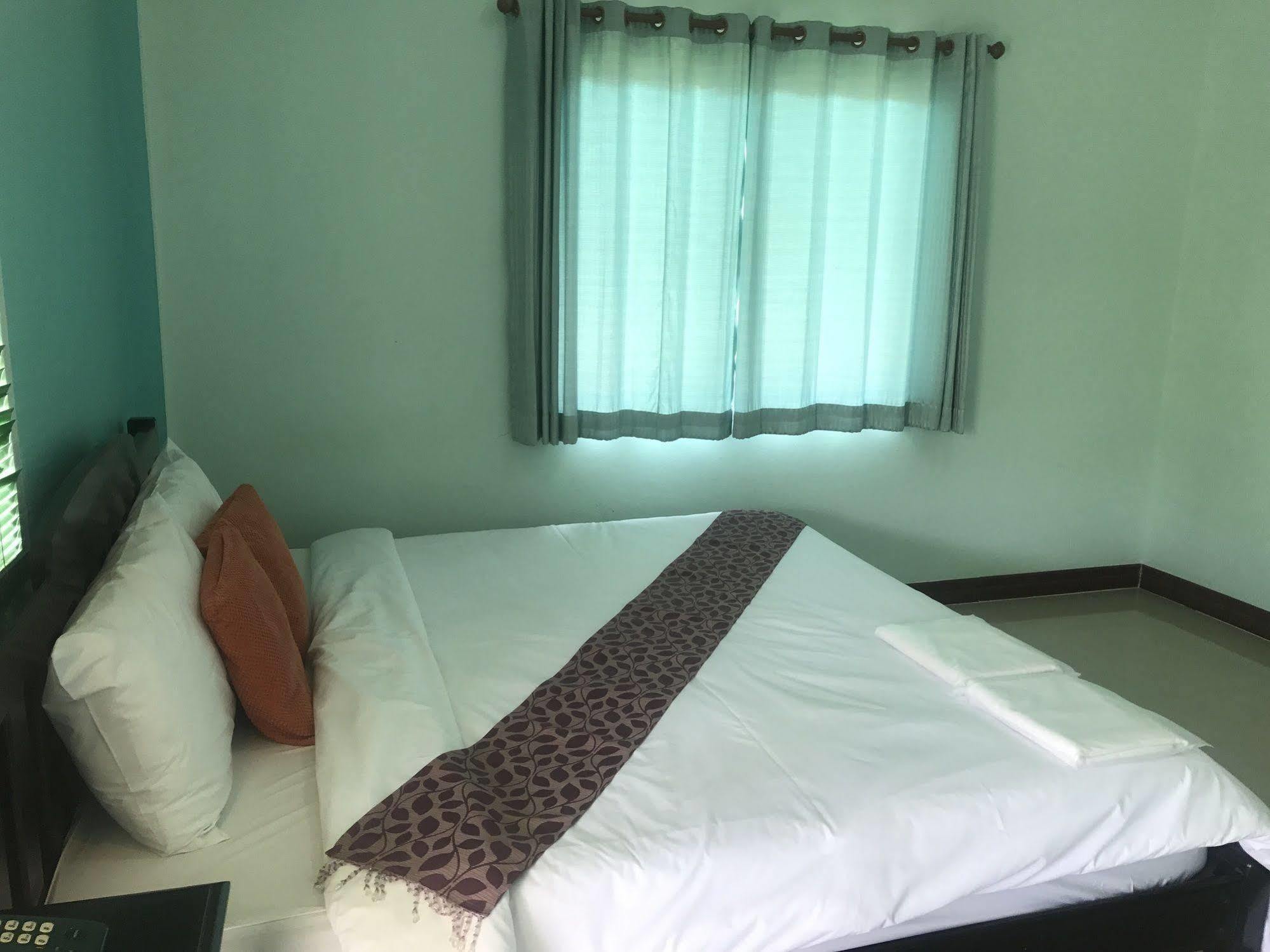 Sangtong Beach Resort Laem Sing Luaran gambar