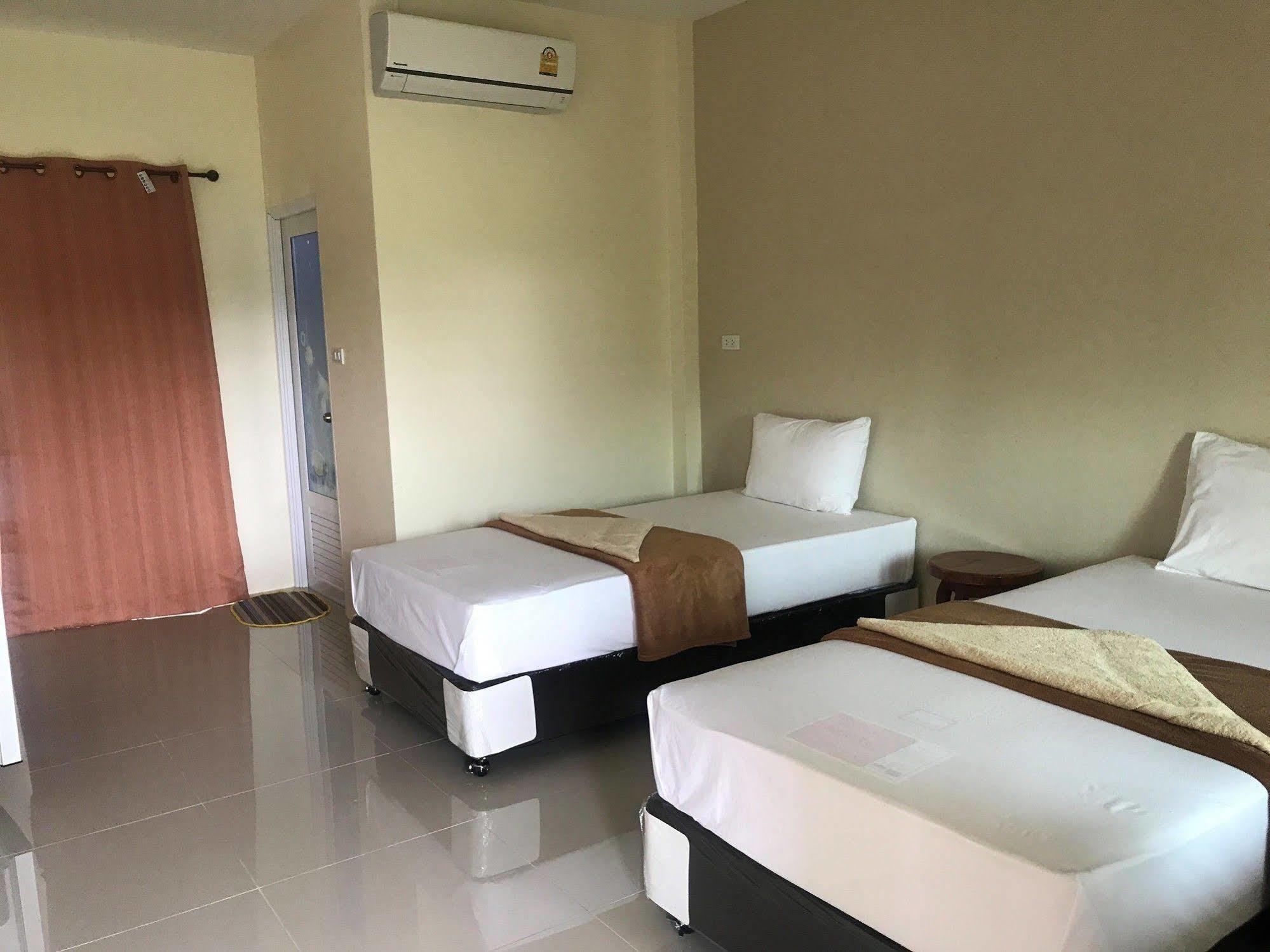 Sangtong Beach Resort Laem Sing Luaran gambar