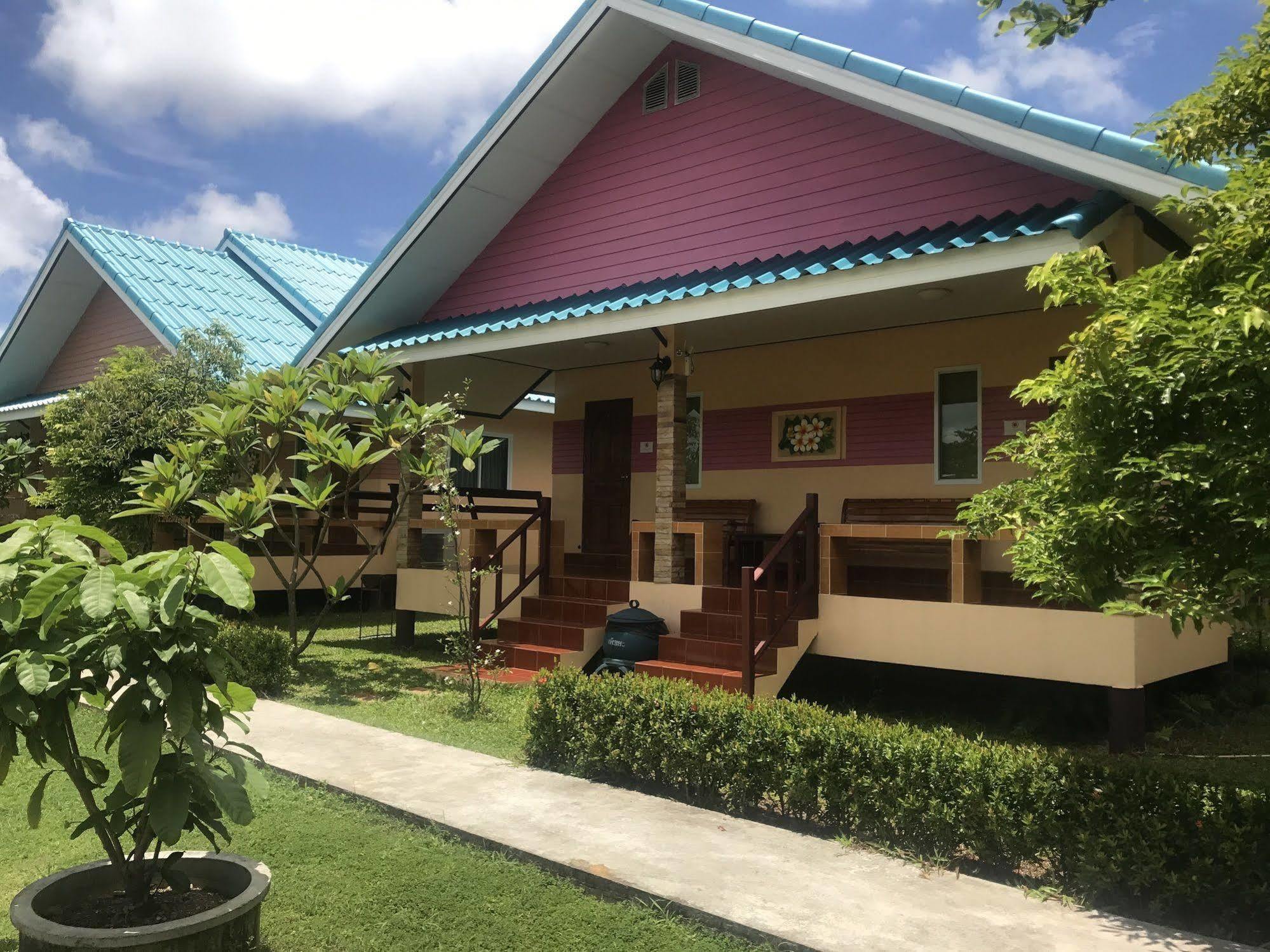 Sangtong Beach Resort Laem Sing Luaran gambar